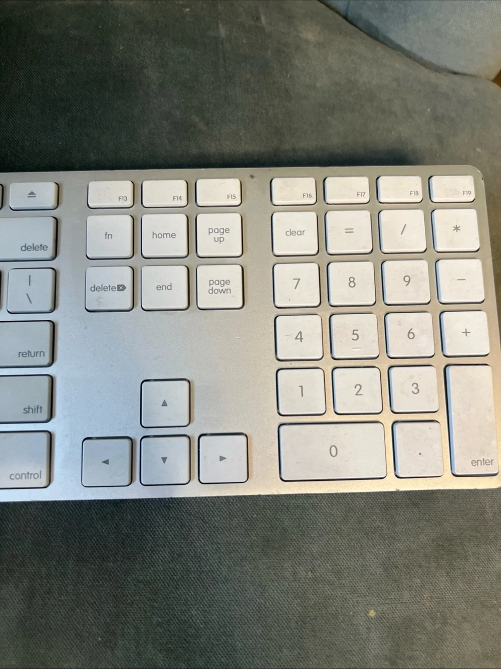 Genuine Apple A1243 Wired Aluminum Keyboard with Numeric Keypad USB OEM